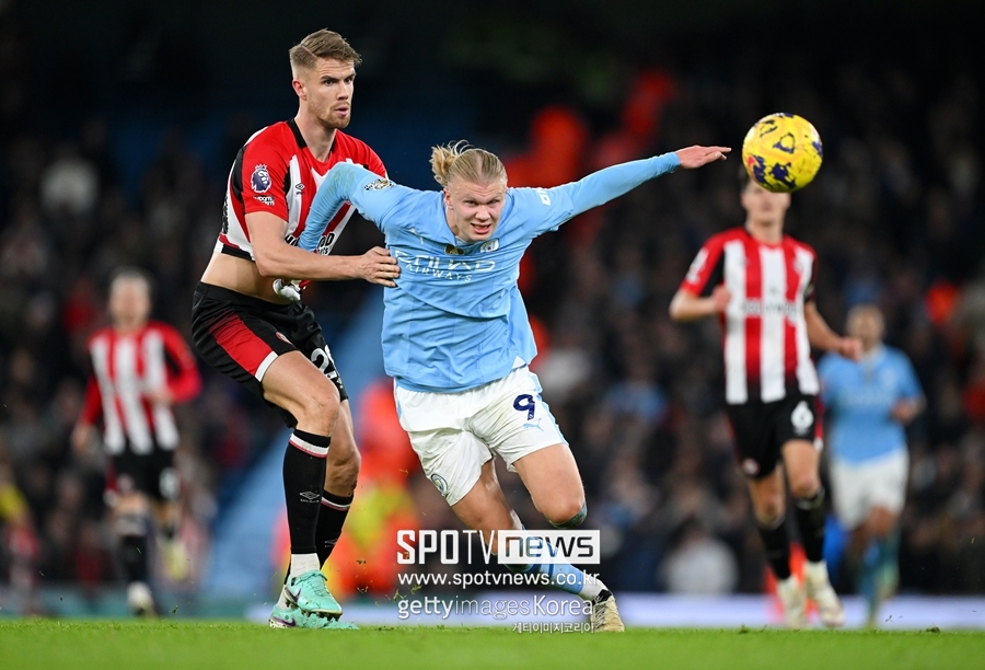 ▲ 21일(한국시간) 맨체스터시티는 영국 맨체스터 이티하드 스타디움에서 열린 2023-24 잉글랜드 프리미어리그 18라운드에서 홀란의 선제 결승골을 앞세워 1-0으로 이겼다.