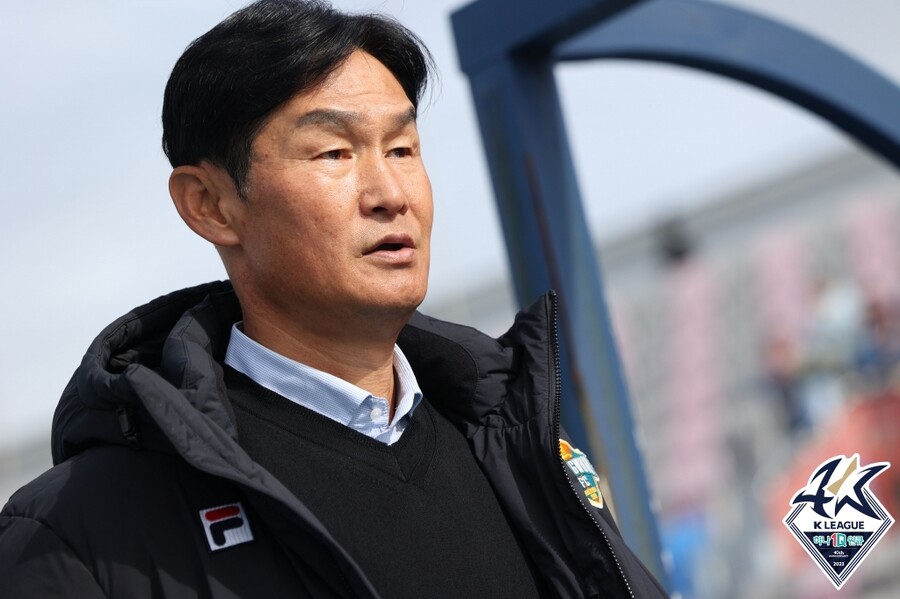 ▲ 최용수 강원FC 감독. ⓒ한국프로축구연맹