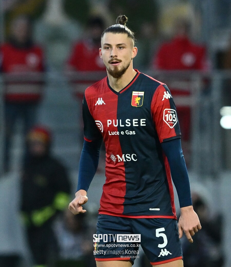 ▲ 라두 드라구신이 언제 토트넘에서 중용될 수 있을까.