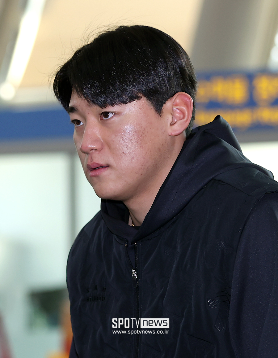 ▲ KIA 김도영이 출국길에 오르고 있다. ⓒ곽혜미 기자