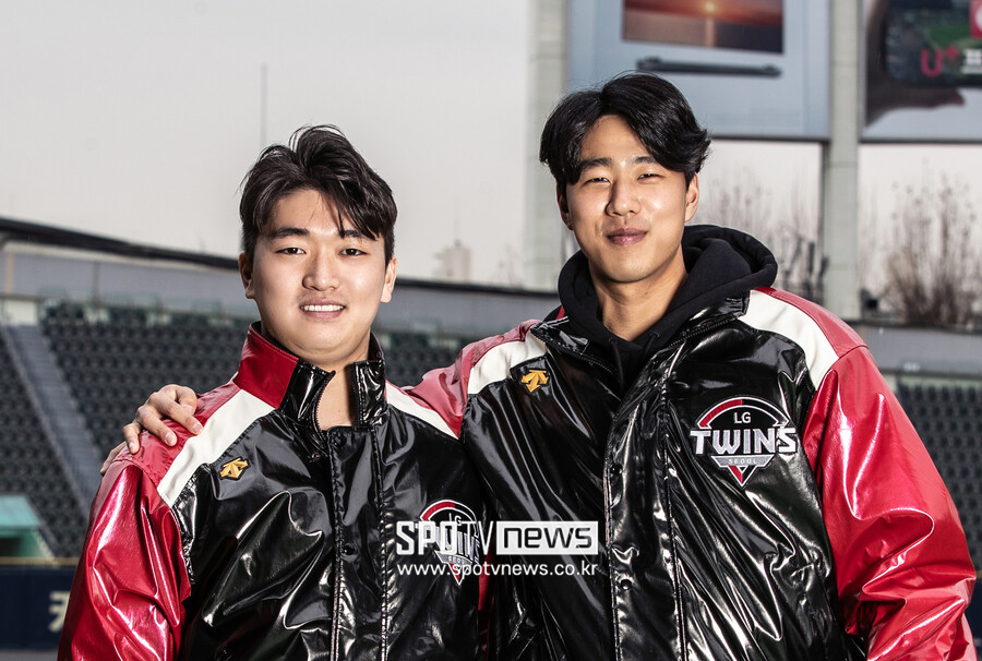 ▲ LG 정우영(오른쪽)은 고우석에 이어 포스팅을 통한 메이저리그 진출을 꿈꾸고 있다. ⓒ곽혜미 기자