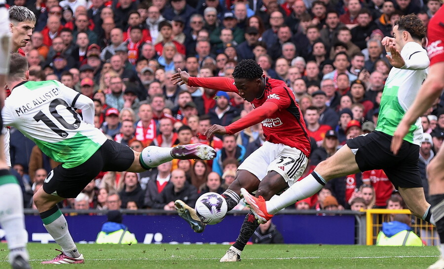 ▲ 맨체스터 유나이티드의 2005년생 미드필더 코비 마이누. ⓒ연합뉴스/AP/EPA/AFP/REUTERS