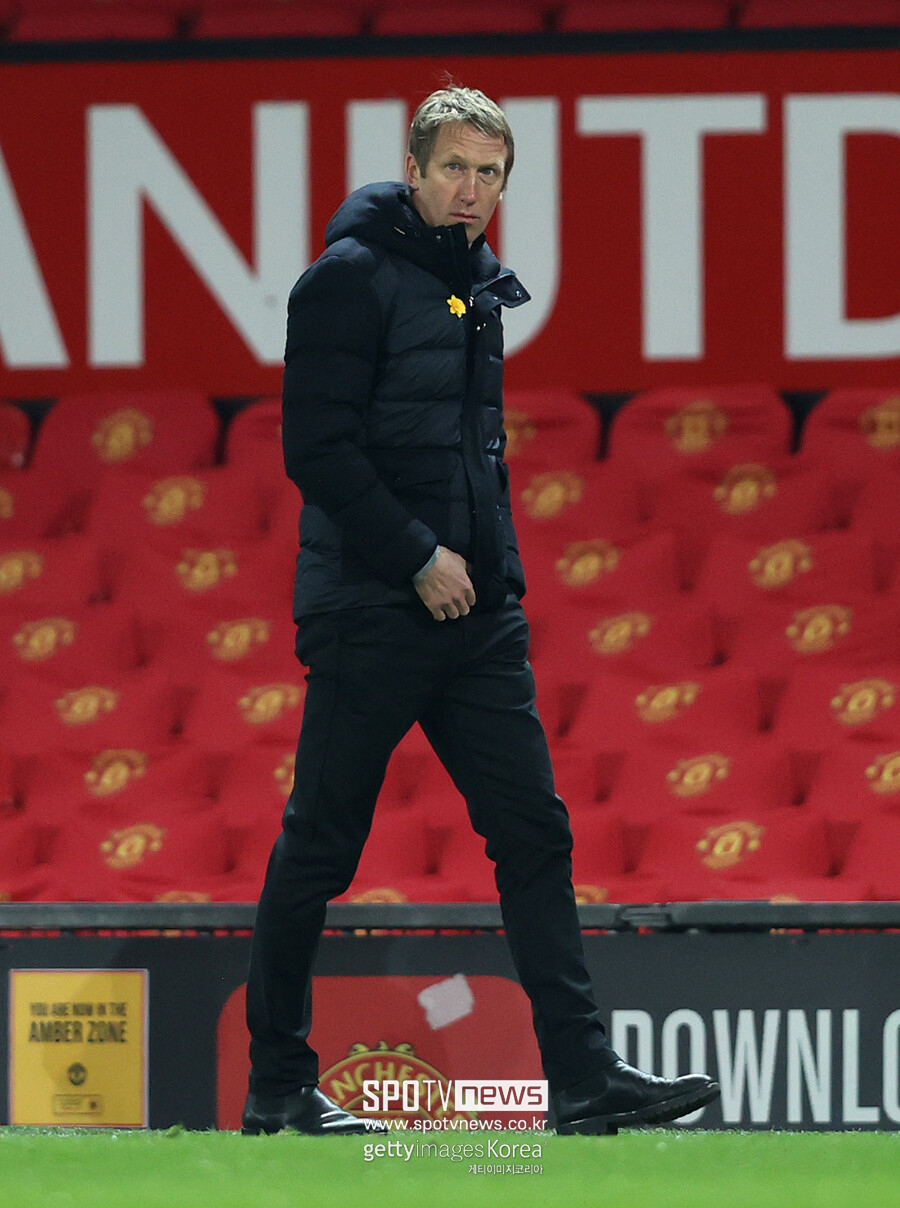 ▲ 영국 매체 '스카이스포츠'는 8일(한국시간) "포터 감독이 아약스와 긴밀하게 연결됐다. 하지만 아약스와 대화 끝에 제안을 거절했다. 아약스 감독직에 큰 관심이 없던 포터는 여름에 맨체스터 유나이티드 감독 최종 후보 명단에 오를 것으로 예상된다"라고 보도했다. 포터 감독은 2019년부터 2022년까지 브라이튼을 이끌며 프리미어리그에서 주목 받았다. 향후 잉글랜드 대표팀 감독까지 맡을 수 있는 지도자로 평가됐는데, 2022년 첼시를 맡고 하향세를 탔다