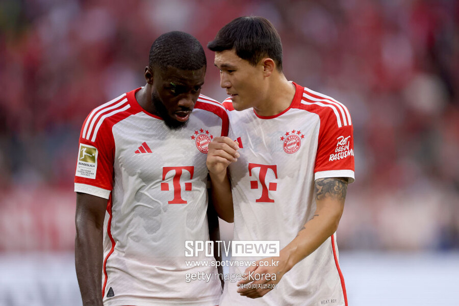 ▲ 유럽축구연맹(UEFA)는 8일(한국시간) 영국 런던 에미레이츠 스타디움에서 열리는 2023-24시즌 유럽축구연맹(UEFA) 챔피언스리그 8강 1차전 아스널과 바이에른 뮌헨 예상 명단에서 김민재를 제외했다. 토마스 투헬 감독의 바이에른 뮌헨이 아스널 원정길에서 에릭 다이어와 마티아스 더 리흐트에게 중앙 수비 조합을 맡길 거로 예상했다. 알폰소 데이비스 등 경고 누적으로 뛸 수 없는 수비를 대신해 조슈아 키미히, 하파엘 게레이루가 함께 포백 라인을 구성할 거라고 짚었다