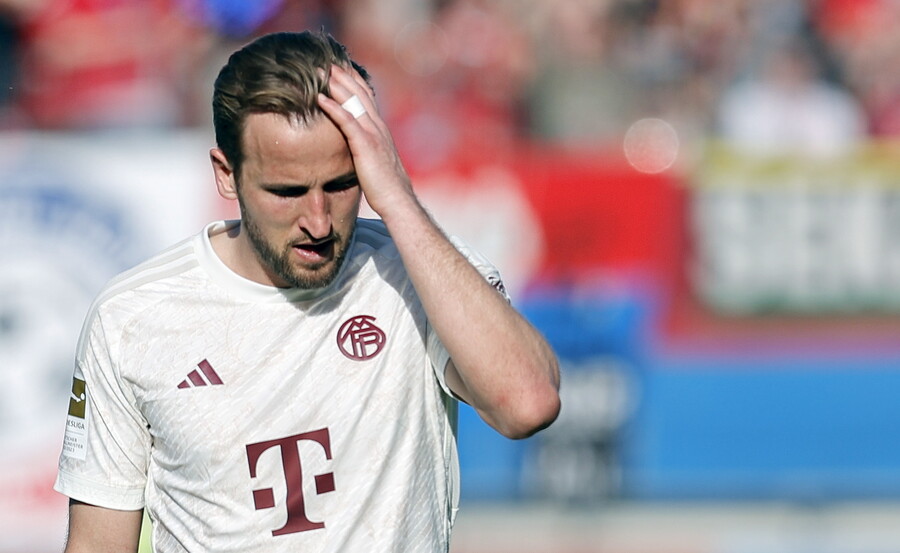▲ 하이덴하임전 2-3 패배에 아쉬워하는 해리 케인 ⓒ연합뉴스/EPA