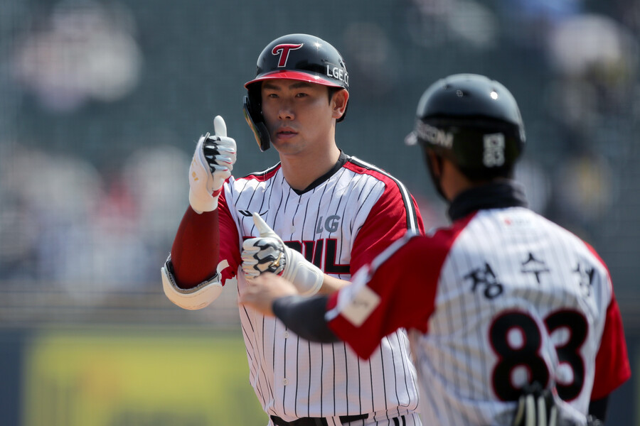 ▲ LG 외야수 홍창기는 ABS(자동 투구 판정 시스템) 도입 후 성적이 떨어질 수 있다는 예상을 단 2주 만에 깼다. 2일부터 7일까지 6경기 주간 출루율은 0.613으로 리그 2위다. ⓒ LG 트윈스