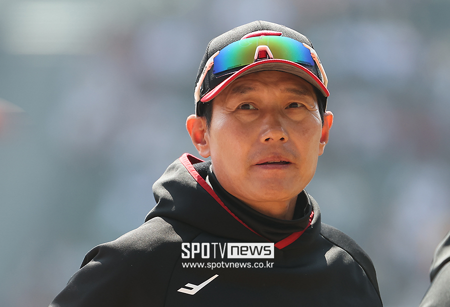 ▲ LG 염경엽 감독은 '2번 홍창기' 고집을 빨리 버렸다. 지난 6일 kt 위즈와 경기부터 홍창기를 1번 타순으로 앞당겼다. ⓒ곽혜미 기자