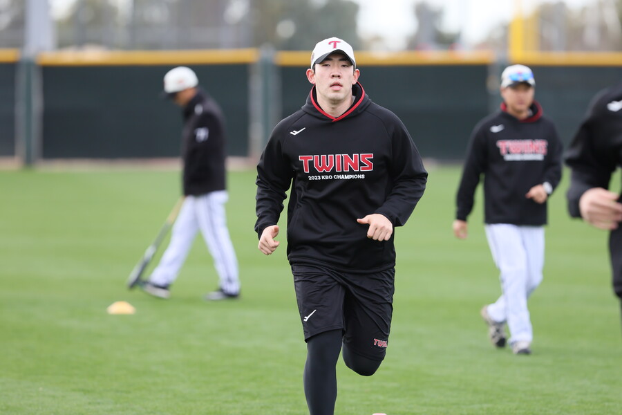 ▲ LG 진우영은 캔자스시티 로열스 마이너리그 출신으로, 올해 1군 즉시전력감이라는 평가를 받고 있다. ⓒ LG 트윈스