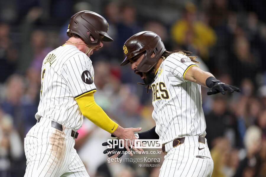 ▲ 타선에서는 역시 8회 역전포를 때려낸 타티스 주니어가 가장 돋보였다. 그 외에도 보가츠와 크로넨워스가 홈런을 터뜨리며 각각 2타점을 수확했고, 김하성 또한 2타점으로 뒤를 받쳤다. 