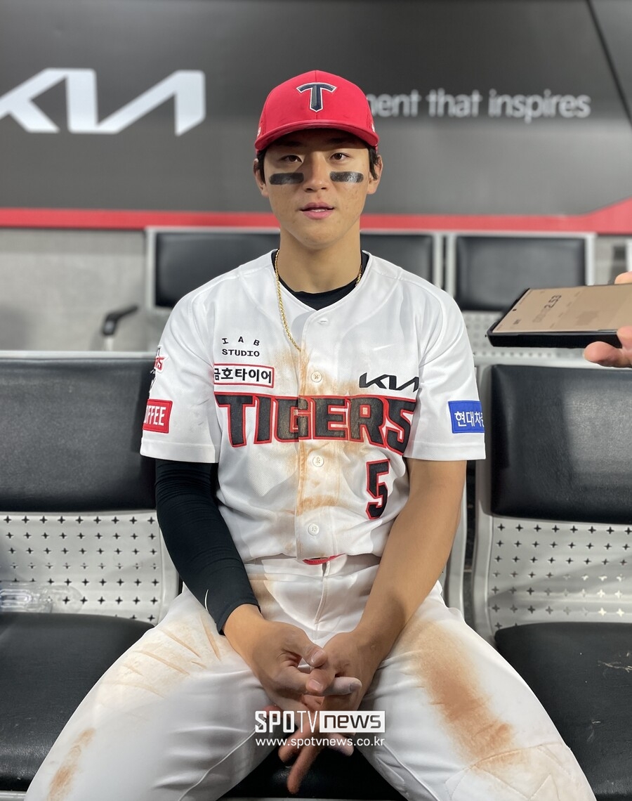 ▲ KIA 김도영은 9일 광주 LG전에서 쐐기 3점 홈런을 포함해 4안타 3타점으로 대활약했다. 2연패 중이던 KIA는 7-2로 LG를 꺾었고 단독 선두로 올라섰다. ⓒ 신원철 기자