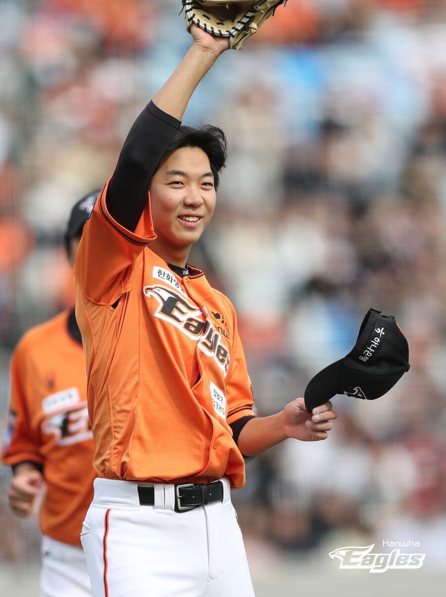 ▲ 첫 선발 등판에서 인상적인 투구를 선보이며 1순위 자격을 증명한 한화 황준서 ⓒ한화이글스