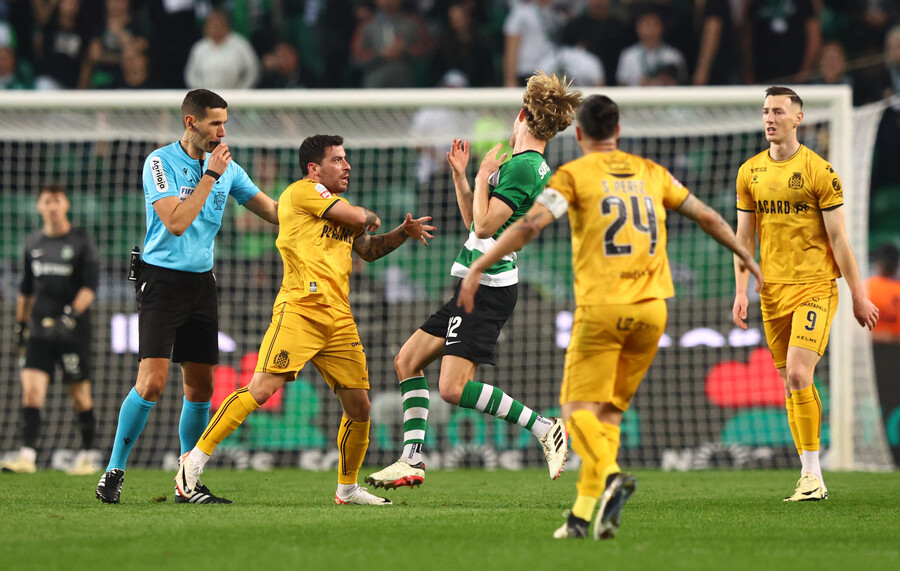 ▲ 후벵 아모림 감독이 리버풀 지휘봉을 잡으면 우스망 디오망데, 모르텐 히울만, 곤살로 이나시오를 동시에 영입하겠다는 계획이 있다고 한다.  ⓒ연합뉴스/AFP/EPA/REUTERS