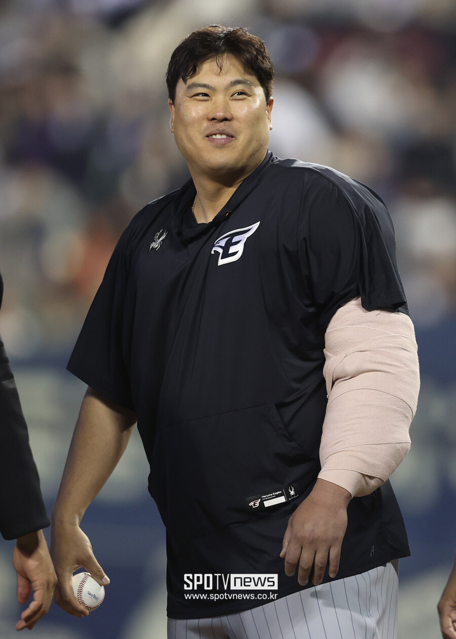 ▲ 한화 이글스 팬들은 "류현진"을 크게 외치며 뜨겁게 환호했다. 류현진은 오는 17일 창원 NC 다이노스전에서 개인 통산 100승에 도전한다. ⓒ 곽혜미 기자