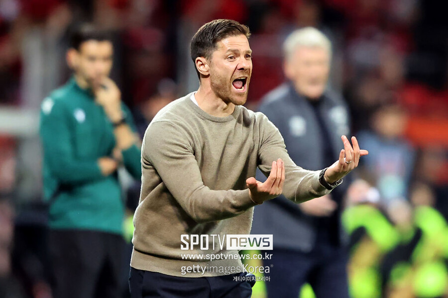 ▲ 바이어 04 레버쿠젠은 12일(한국시간) 독일 바이아레나에서 열린 2023-24시즌 유럽축구연맹 유로파리그(UEL) 8강 1차전에서 웨스트햄 유나이티드에 2-0 승리를 거뒀다. 후반 교체 투입된 요나스 호프만과 빅터 보니페이스가 연속골을 넣으며 승리를 가져왔다. 