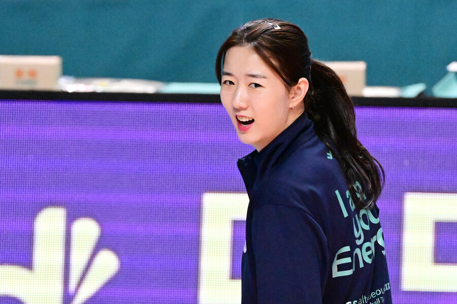 ▲ 여자배구 FA 최대어 강소휘가 한국도로공사 유니폼을 입는다. ⓒKOVO