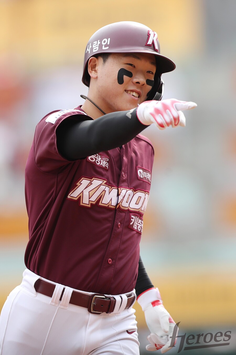 ▲ 키움은 15일 “이재상이 전날(14일) 고척스카이돔에서 열린 롯데 자이언츠전에 앞서 수비 훈련 도중 포구 과정에서 공에 오른쪽 네 번째 손가락을 맞는 부상을 입었다. 두 차례 병원 검진을 받았고, 골절 소견이 나왔다. 16일 수술을 진행할 예정이다”고 발표했다.  ⓒ키움 히어로즈
