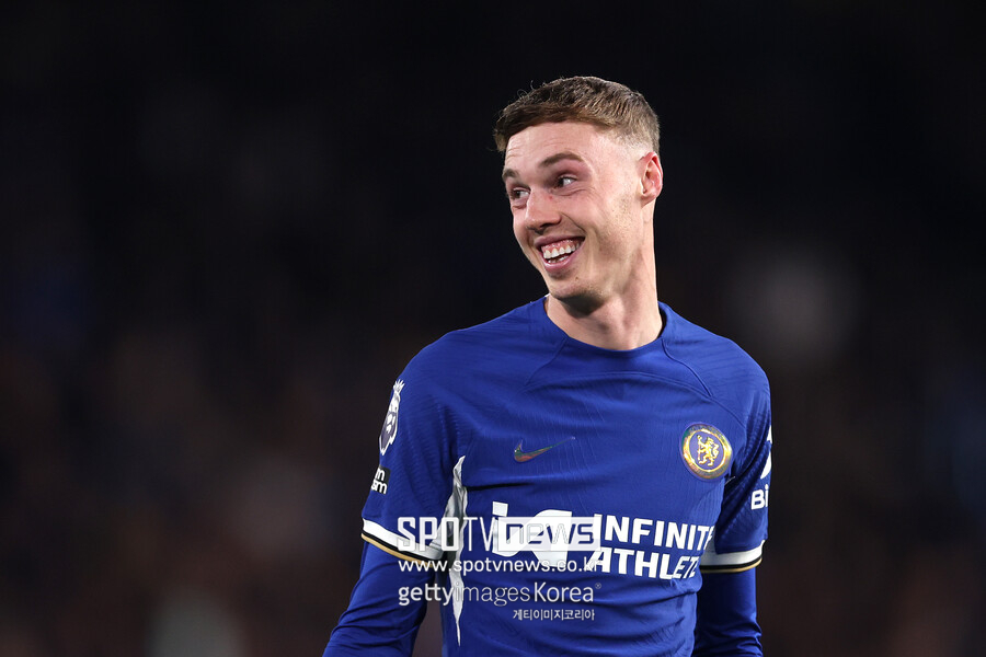 ▲ 16일(한국시간) 스탬포드 브리지에서 열린 2023-24 잉글랜드 프리미어리그 33라운드 에버튼과 홈 경기에서 첼시 선수들이 서로 페널티킥을 차겠다고 다투는 상황이 나왔다. 마우리시오 포체티노 첼시 감독은 이 장면을 두고