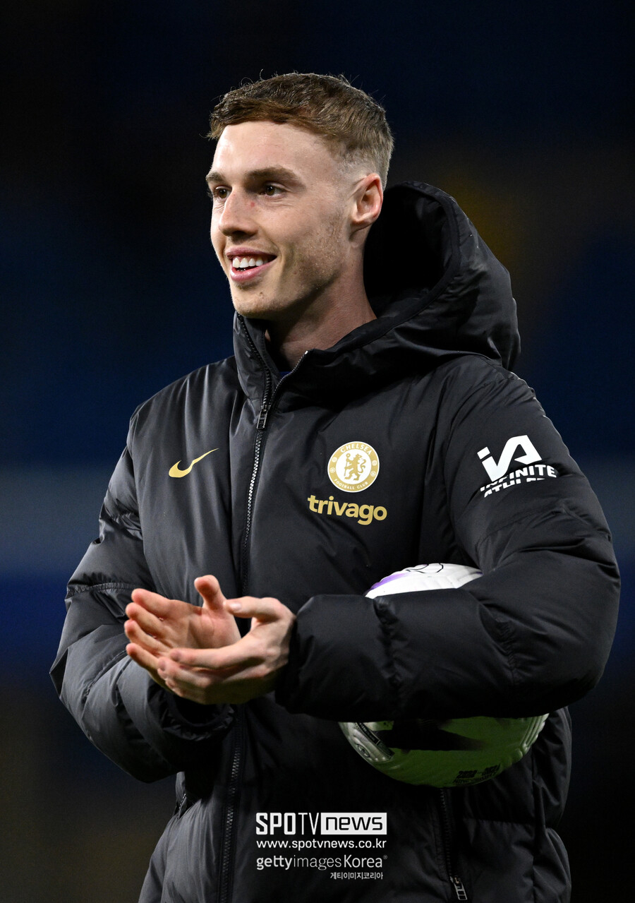 ▲ 16일(한국시간) 스탬포드 브리지에서 열린 2023-24 잉글랜드 프리미어리그 33라운드 에버튼과 홈 경기에서 첼시 선수들이 서로 페널티킥을 차겠다고 다투는 상황이 나왔다. 마우리시오 포체티노 첼시 감독은 이 장면을 두고