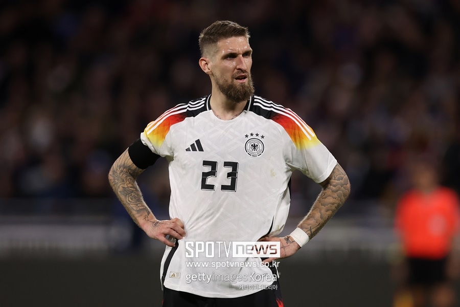 ▲ 바이어 레버쿠젠 로베르토 안드리치가 토트넘 홋스퍼와 연결됐다. 안드리치는 이번 시즌 23경기에 출전했고 이 가운데 13경기가 선발 출전이었다. 독일 국가대표로도 3경기 출전 경력을 갖고 있다.