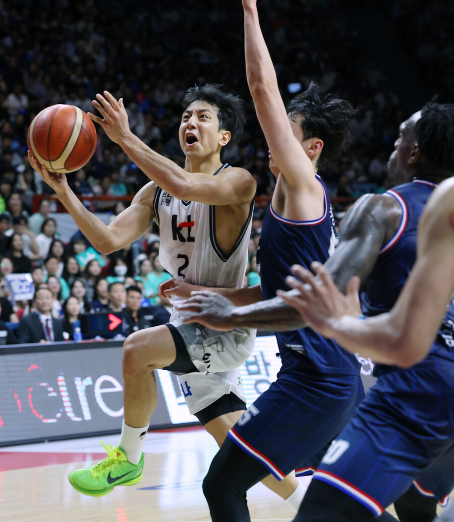 ▲ 부산KCC와 수원KT의 챔피언결정 4차전. ⓒ연합뉴스