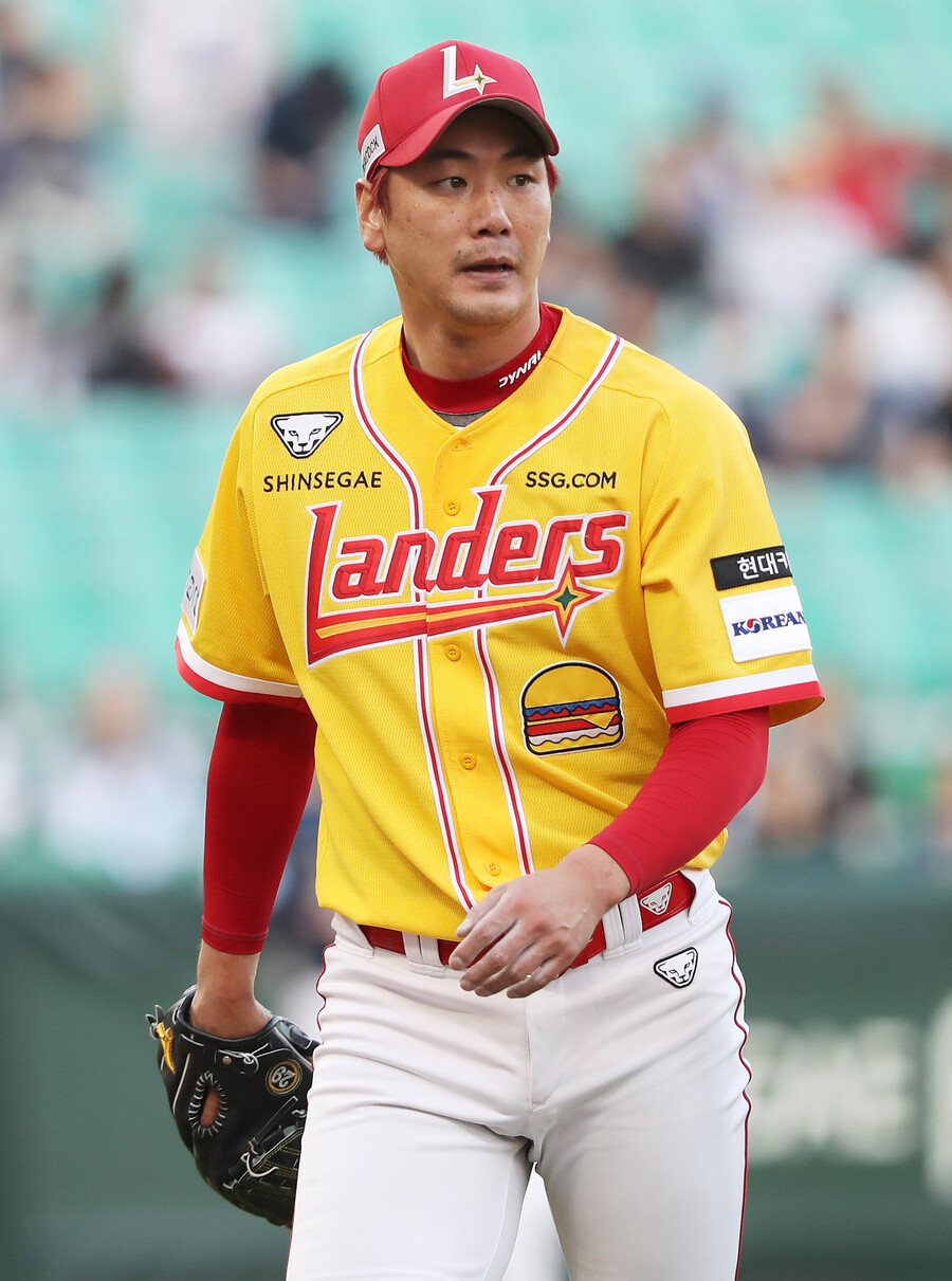 ▲ 4.1이닝 7실점으로 자기 몫을 하지 못한 김광현 ⓒSSG랜더스