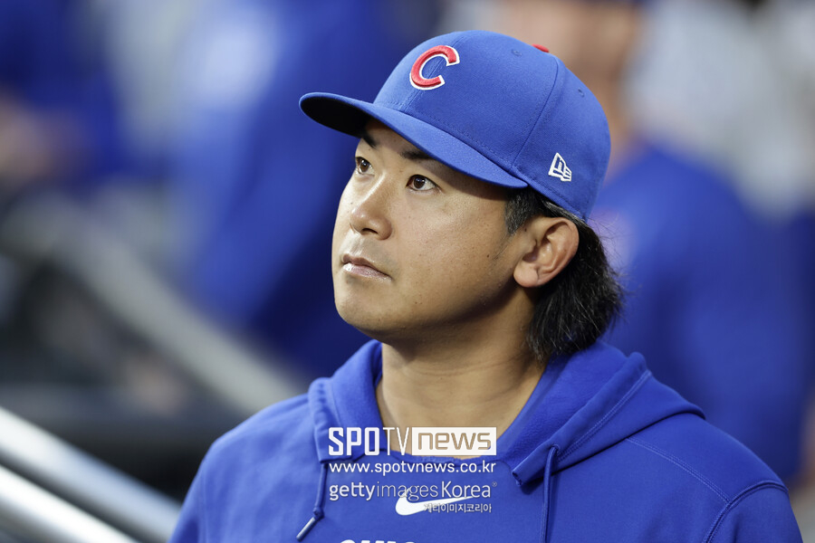 ▲ 웨인라이트는 “나는 이것을 보고 있는 아이들에게 말하고 싶다. 메이저리그에 가기 위해 반드시 100마일(161㎞)을 넘는 공을 던질 필요는 없다. 중요한 것은 그 공을 어떻게 제어하느냐다. 이마나가와 같이 투수에게 유리한 카운트를 만들고 공의 상하를 잘 조정하면 된다”고 칭찬했다.