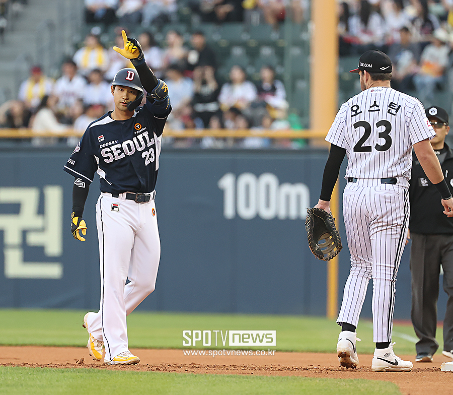 ▲ 강승호는 3일 LG전에서도 1타점 적시타로 6-4 승리에 보탬이 됐다. 두산 이적 후 어린이날 시리즈 홈런이 4개다. ⓒ곽혜미 기자