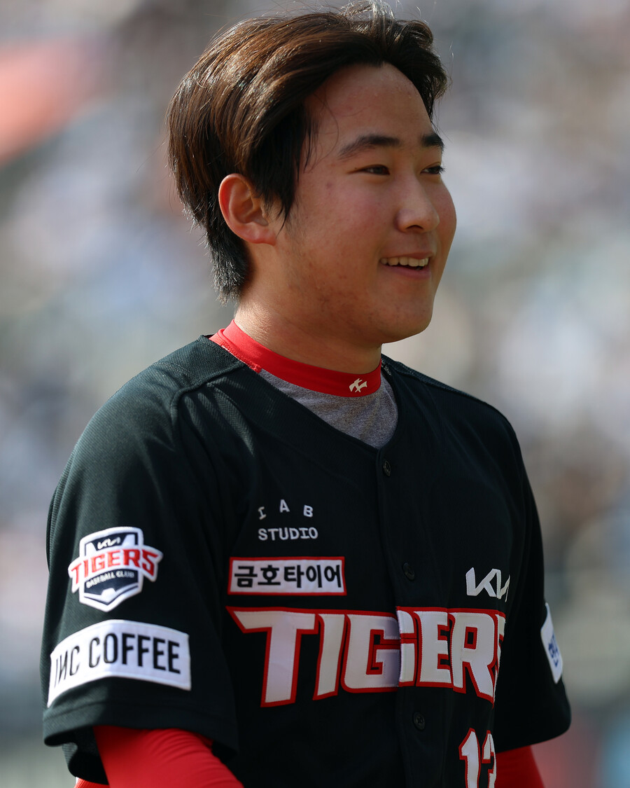 ▲ KIA 타이거즈 선발진의 막내 윤영철이 5이닝 무실점 호투로 시즌 첫 등판부터 승리투수가 됐다. ⓒ KIA 타이거즈