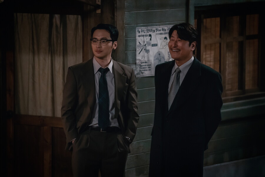 ▲ 삼식이 삼촌 변요한 송강호 스틸. 제공| 월트디즈니컴퍼니 코리아