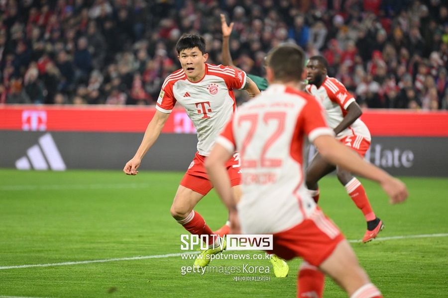 ▲ 바이에른 뮌헨이 김민재를 이적 명단에 올렸다. 7일(한국시간) 복수의 독일 매체들이 일제히 올여름 바이에른 뮌헨이 김민재를 팔 계획이라고 알렸다. 구체적인 이적료까지 공개됐다. 점점 김민재의 자리가 사라지고 있다.