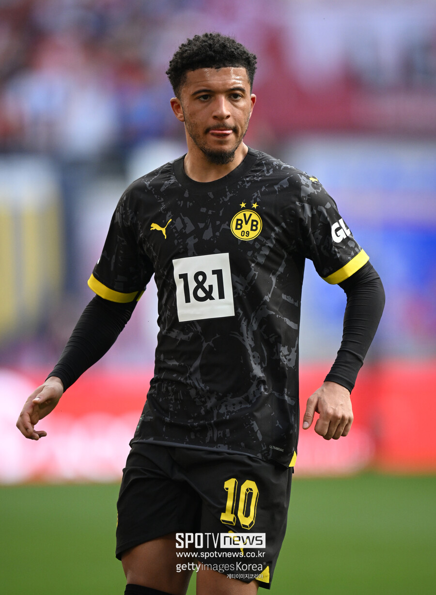 ▲ 산초는 8일(한국시간) 홈 구장 프랑스 파리 파르크 데 프랭스에서 열린 2023-24 시즌 유럽축구연맹(UEFA) 챔피언스리그 4강 2차전 파리생제르맹과 경기에 선발 출전해 1-0 승리를 이끌었다. 1차전에서 1-0으로 이겼던 보루시아 도르트문트는 1·2차전 합계 2-0으로 파리생제르맹을 따돌리고 결승에 올랐다.