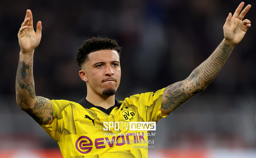 ▲ 산초는 8일(한국시간) 홈 구장 프랑스 파리 파르크 데 프랭스에서 열린 2023-24 시즌 유럽축구연맹(UEFA) 챔피언스리그 4강 2차전 파리생제르맹과 경기에 선발 출전해 1-0 승리를 이끌었다. 1차전에서 1-0으로 이겼던 보루시아 도르트문트는 1·2차전 합계 2-0으로 파리생제르맹을 따돌리고 결승에 올랐다.