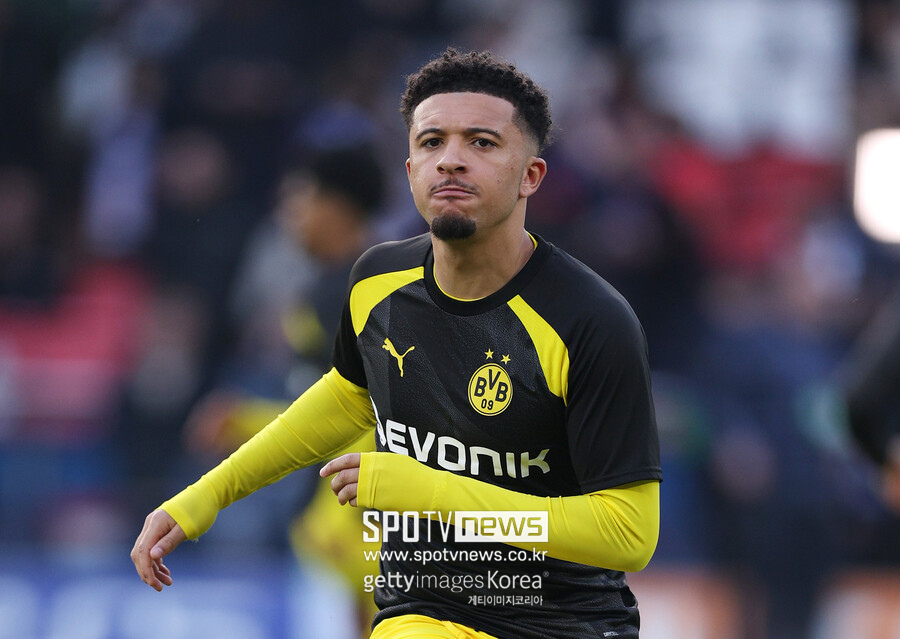 ▲ 산초는 8일(한국시간) 홈 구장 프랑스 파리 파르크 데 프랭스에서 열린 2023-24 시즌 유럽축구연맹(UEFA) 챔피언스리그 4강 2차전 파리생제르맹과 경기에 선발 출전해 1-0 승리를 이끌었다. 1차전에서 1-0으로 이겼던 보루시아 도르트문트는 1·2차전 합계 2-0으로 파리생제르맹을 따돌리고 결승에 올랐다.