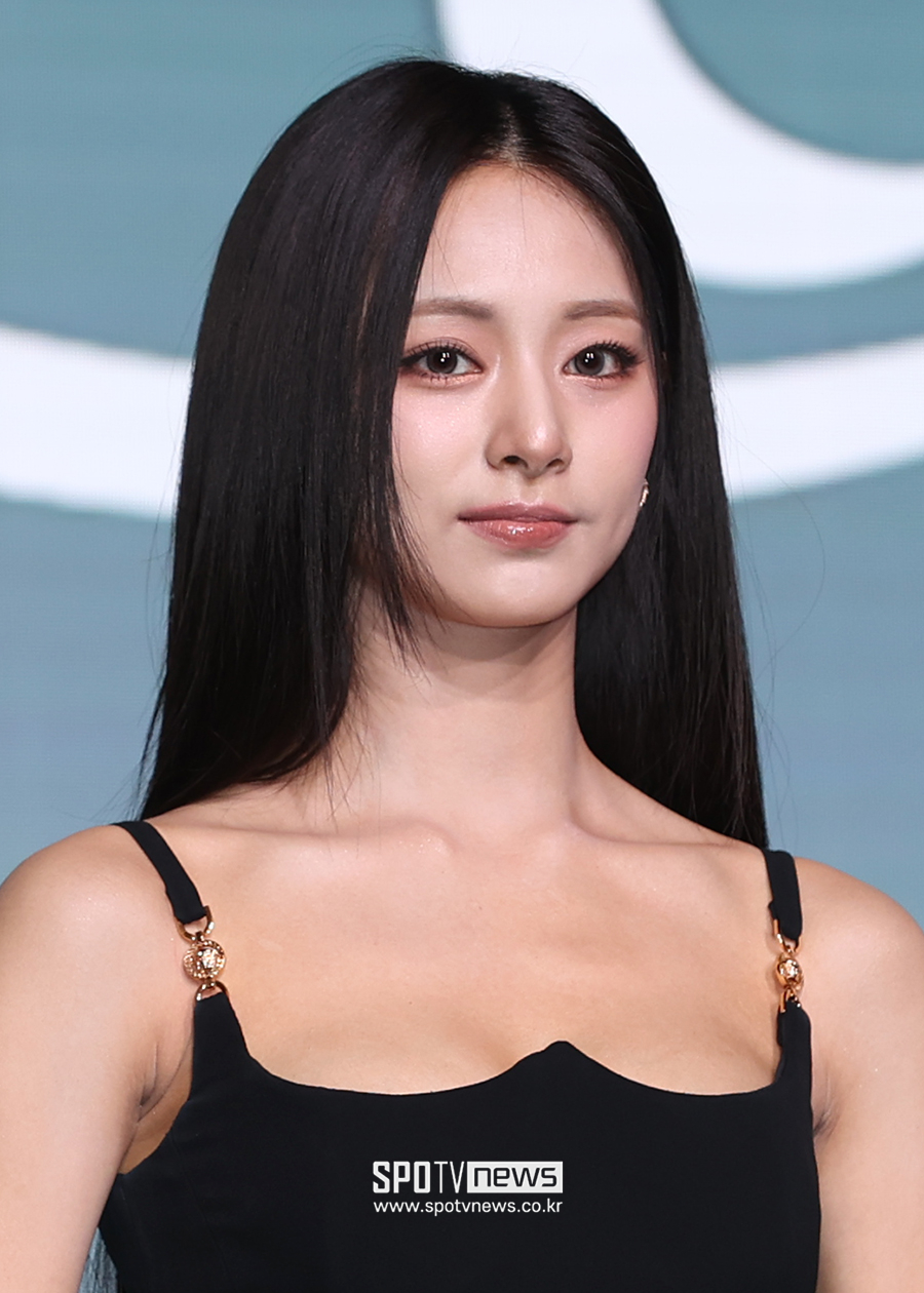 쯔위, 트와이스 막내의 