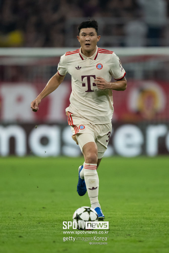 ▲ 국제축구연맹(FIFA) 산하 국제스포츠연구소(CIES)는 유럽 5대 리그에서 최고의 성적을 거둔 중앙 수비수 순위를 발표했다. 쟁쟁한 선수들이 순위에 이름을 올린 가운데, 김민재는 총점 91.1점으로 1위가 됐다. 김민재가 기록한 91.1점은 2위 후벵 디아스(맨체스터 시티, 89.7점), 3위 이브라히마 코나테(리버풀, 89.5점), 4위 버질 판다이크(리버풀, 89.4점)보다 높은 수치다