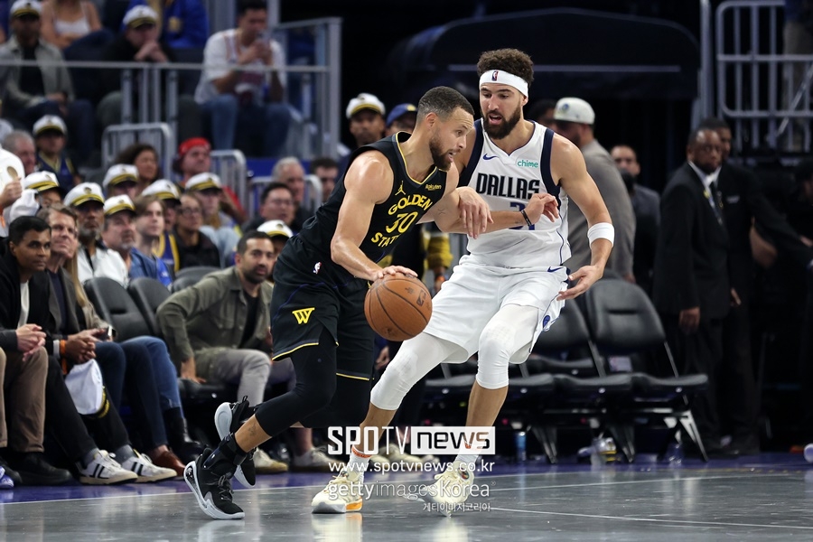 ▲ 스테픈 커리와 클레이 톰슨(왼쪽부터).