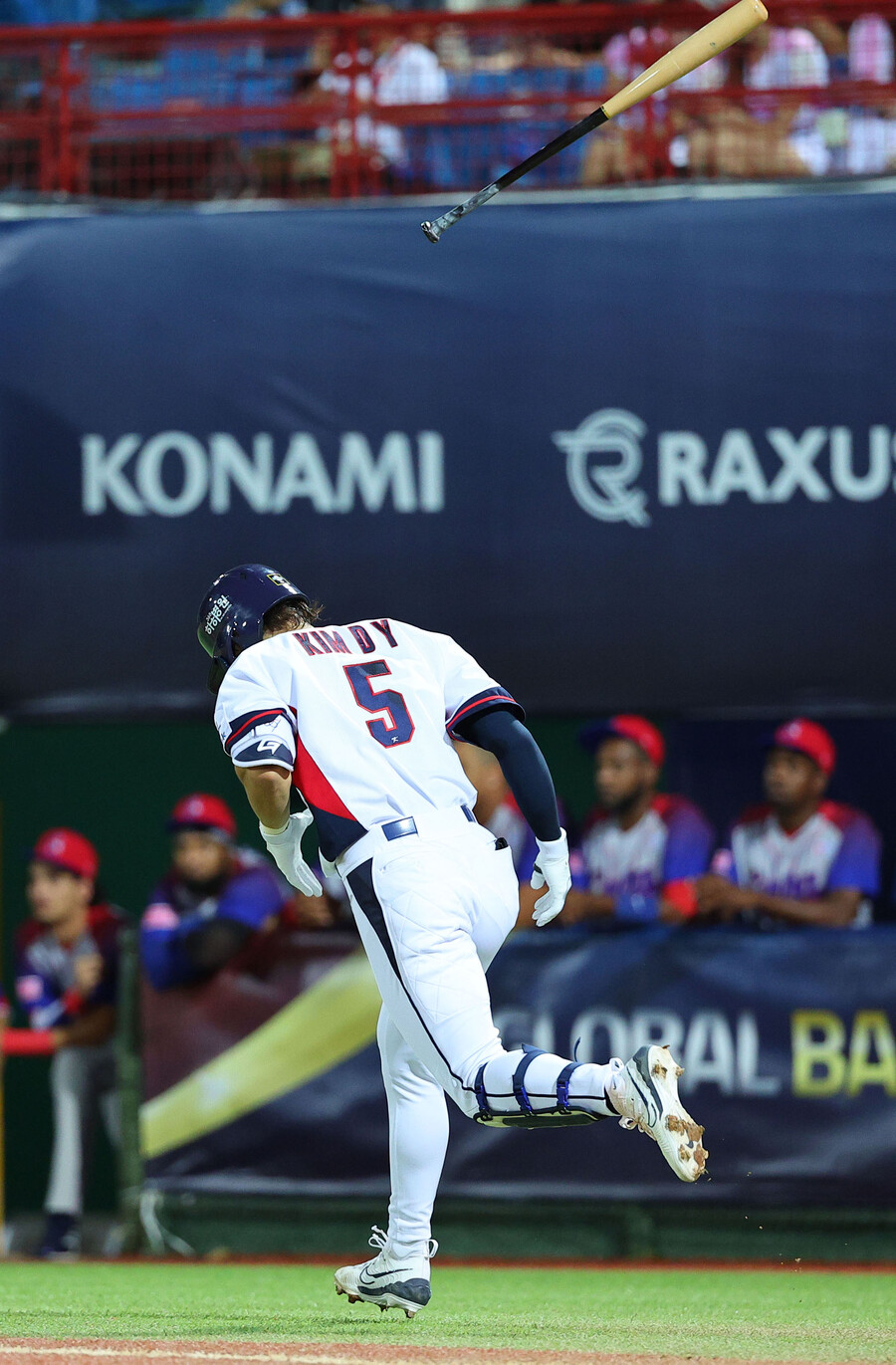 ▲ 만루 홈런을 치고 배트를 던진 김도영 ⓒ 연합뉴스