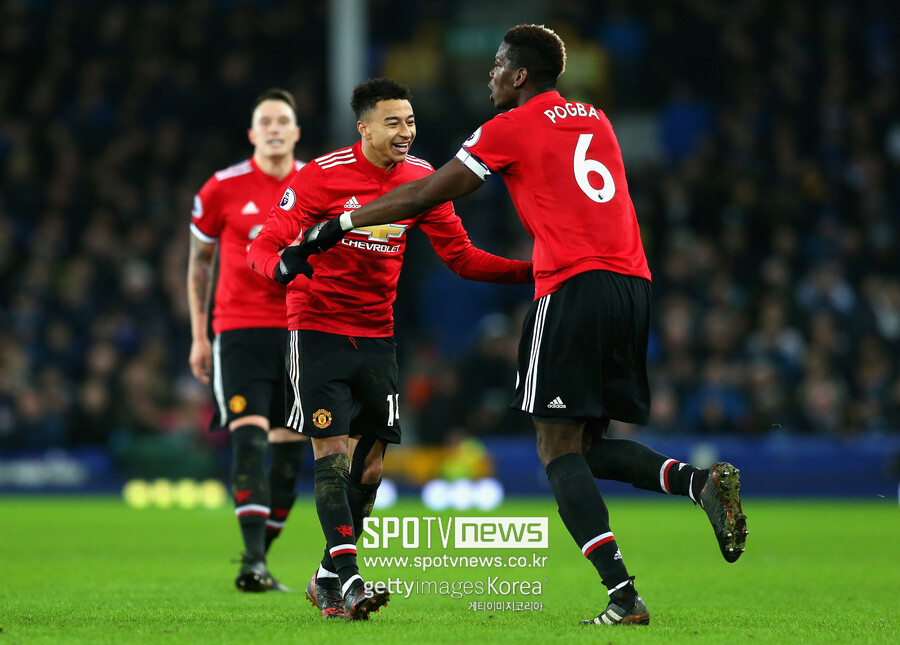 ▲ 제시 린가드가 K리그로 데려오고 싶다는 선수로 꼽은 폴 포그바가 유벤투스와 계약을 해지하고 자유계약선수 시장에 나온다. 포그바는 금지약물 양성반응으로 4년 출장 정지 징계를 받았지만, 항소가 받아들여져 출장 정지 징계가 1년 6개월로 축소됐다. 이에 따라 내년 1월 공식 훈련에 참가할 수 있고, 내년 3월엔 공식전에 뛸 수 있다.