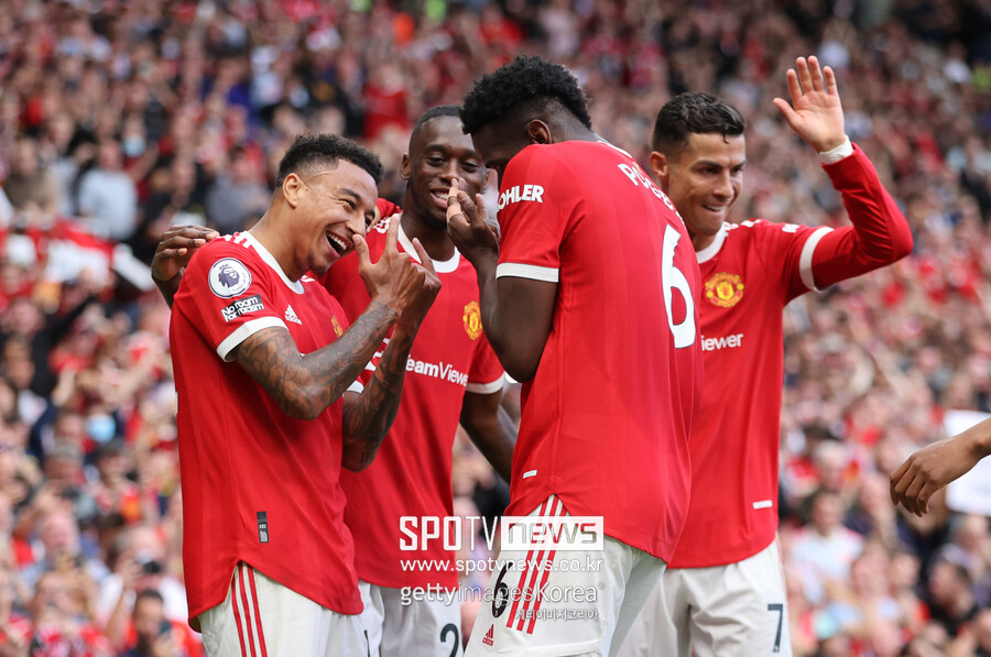 ▲ 제시 린가드가 K리그로 데려오고 싶다는 선수로 꼽은 폴 포그바가 유벤투스와 계약을 해지하고 자유계약선수 시장에 나온다. 포그바는 금지약물 양성반응으로 4년 출장 정지 징계를 받았지만, 항소가 받아들여져 출장 정지 징계가 1년 6개월로 축소됐다. 이에 따라 내년 1월 공식 훈련에 참가할 수 있고, 내년 3월엔 공식전에 뛸 수 있다.