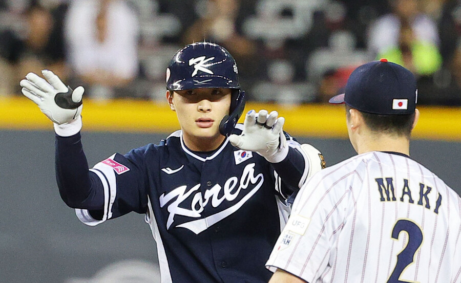 ▲ 윤동희는 5회 대타로 나와 역전 적시 2루타를 터트렸다. ⓒ 연합뉴스