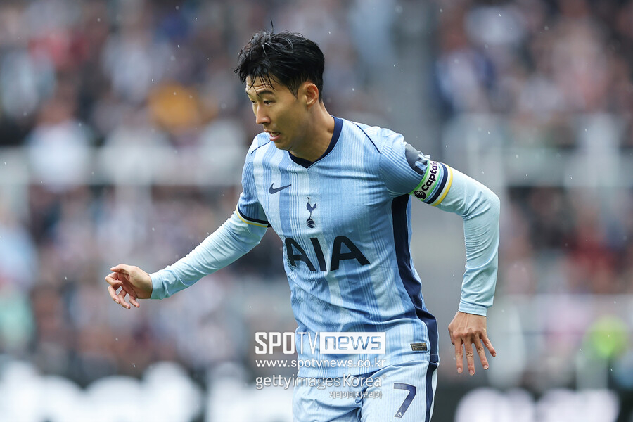 ▲ 손흥민이 이번에 연장 옵션을 받아들였지만, 그에게는 여전히 유럽 빅클럽들의 관심이 집중되어 있다. 로마노 기자는 손흥민이 다른 빅클럽들의 영입 리스트에 포함되어 있다는 사실을 언급하며, 