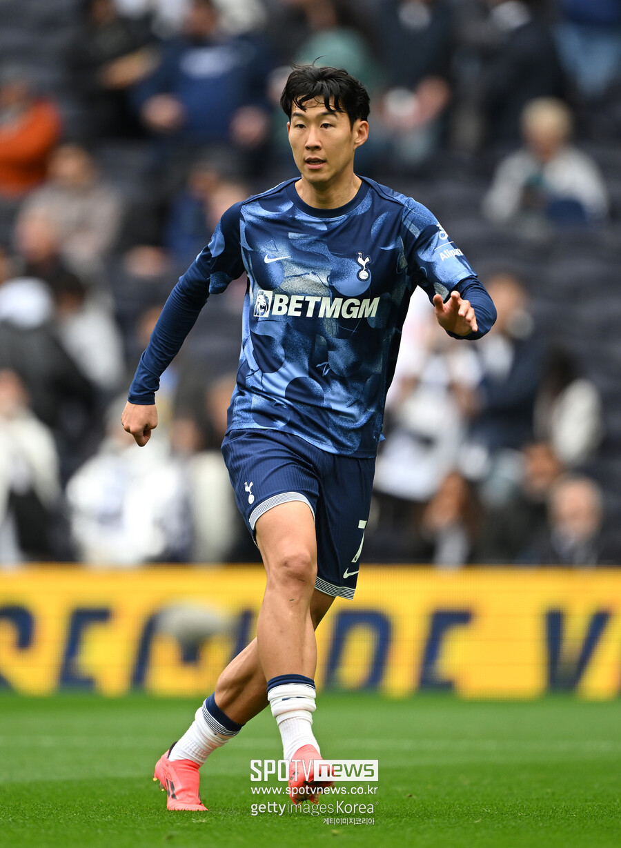 ▲ 손흥민이 이번에 연장 옵션을 받아들였지만, 그에게는 여전히 유럽 빅클럽들의 관심이 집중되어 있다. 로마노 기자는 손흥민이 다른 빅클럽들의 영입 리스트에 포함되어 있다는 사실을 언급하며, 