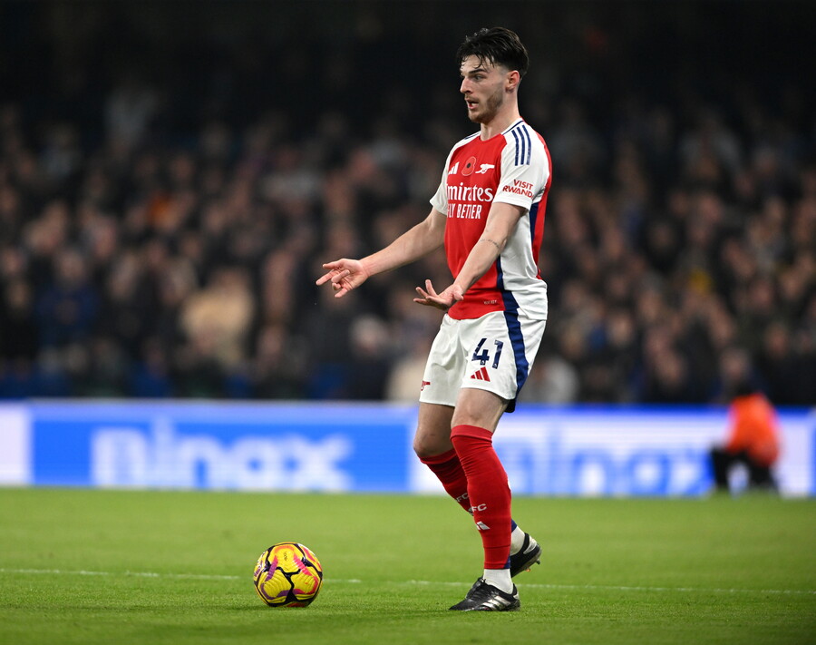 ▲ 아스널은 이미 중원 사령관 데클란 라이스(사진 위)가 부상으로 이탈했다. 레안드로 트로사르(사진 아래)의 부상 소식은 재앙이나 마찬가지다. 공격력 약화를 걱정해야 하는 상황이다. ⓒ연합뉴스/EPA/AFP