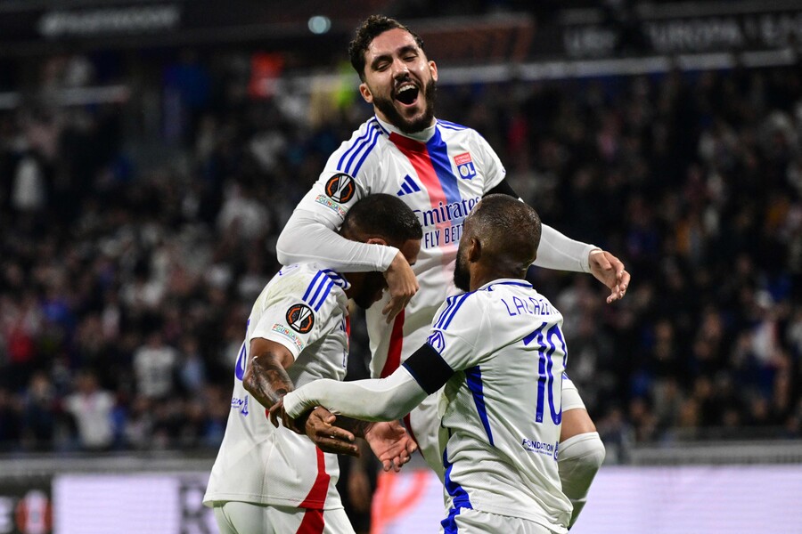 ▲ 프랑스 명문 올림피크 리옹이 재정 부채 증가 문제로 공중분해 위기에 처했다. 다수의 선수를 내년 1월 겨울 이적 시장에서 매각하지 않으면 2부 리그로 강등될 가능성도 있다. ⓒ연합뉴스/AFP