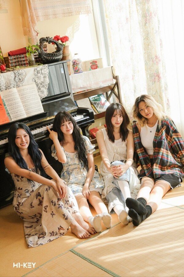 ▲  20일 '싱킨 어바웃 유' 리믹스 트랙 '리: 싱킹 어바웃 유'를 발표하는 하이키. 제공|GLG