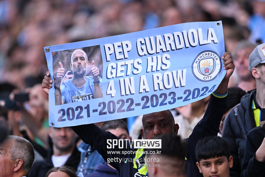 ▲ 펩 과르디올라 감독이 맨체스터시티와 계약 연장으로 무성했던 결별설에 마침표를 찍었다. 맨체스터시티와 1+1 계약에 합의한 것으로 알려졌다. 잉글랜드 프리미어리그에서 전무후무한 4연속 우승을 달성한 과르디올라 감독은 이번 시즌을 끝으로 맨체스터시티와 계약이 만료되는 상태다. 이번이 과르디올라 감독이 맨체스터시티에서만 세 번째 재계약이다.