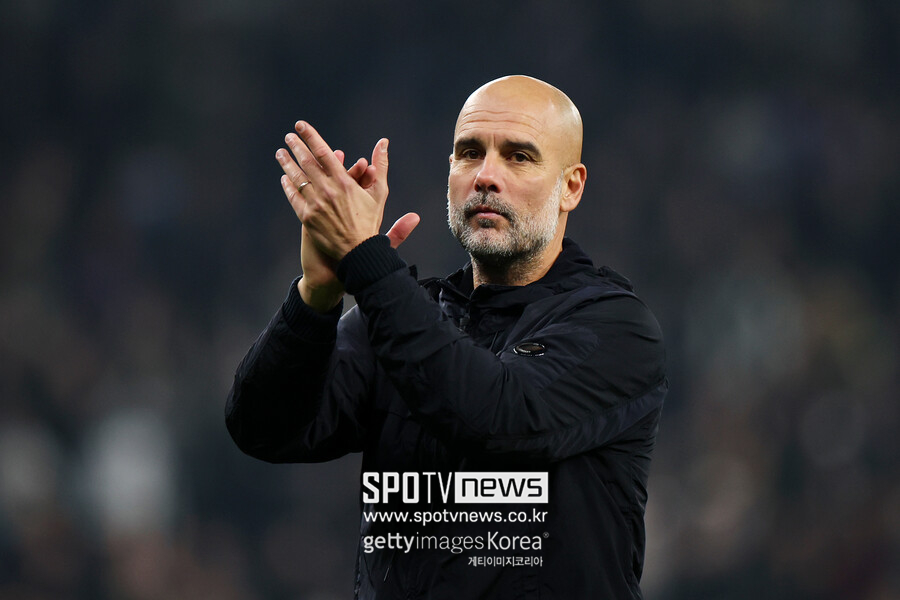 ▲ 펩 과르디올라 감독이 맨체스터시티와 계약 연장으로 무성했던 결별설에 마침표를 찍었다. 맨체스터시티와 1+1 계약에 합의한 것으로 알려졌다. 잉글랜드 프리미어리그에서 전무후무한 4연속 우승을 달성한 과르디올라 감독은 이번 시즌을 끝으로 맨체스터시티와 계약이 만료되는 상태다. 이번이 과르디올라 감독이 맨체스터시티에서만 세 번째 재계약이다.