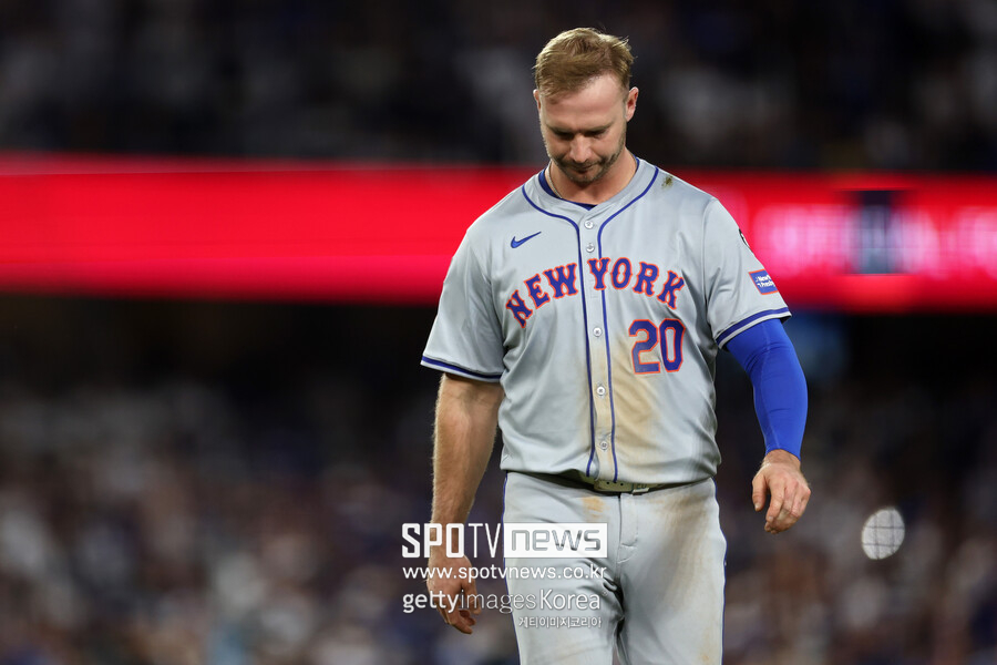 ▲ 지난 시즌 내셔널리그에서 34홈런으로 홈런왕 타이틀을 차지한 피트 알론소이지만 FA시장에선 인기가 없다. 장기 계약을 바라는 알론소와 달리 뉴욕 메츠는 단기 계약을 추진하고 있다.