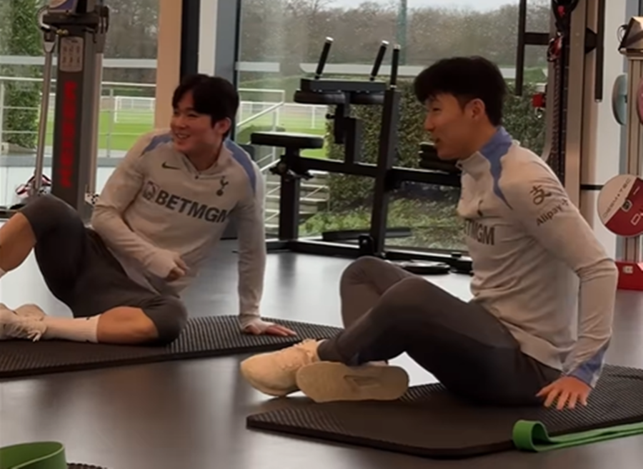 ▲ 양민혁은 토트넘 1군 등록을 마쳤다. 언제든 데뷔전을 가질 수 있단 뜻이다. 4일 열리는 뉴캐슬 유나이티드와의 리그 홈 경기부터 출전할 수 있다. 양민혁은 상대가 비교적 약체로 평가되는 탬워스와의 잉글랜드 FA컵 3라운드 맞대결(12일)에 나설 가능성이 더 커 보인단 의견이 있다. 탬워스는 5부 리그 팀이다. ⓒ 토트넘 홋스퍼