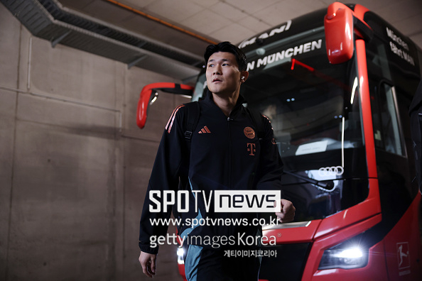 ▲ 출전 시간만 놓고 보면 키미히가 2,160분으로 앞서지만 김민재는 2,035분으로 팀 내 2위다"라고 밝혔다. 지난 시즌 총 2,765분을 소화한 김민재는 36경기 중 선발로 30경기 출전했다. 올 시즌 겨울 휴식기 전까지 이미 2,035분을 소화했고, 24경기 모두 선발로 나서 2골을 기록 중이다.